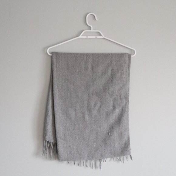 Pieces Kial Mottled Grey Herringbone Solid Fringe Soft Wrap Scarf - 36.5" x 24" - Picture 2 of 6